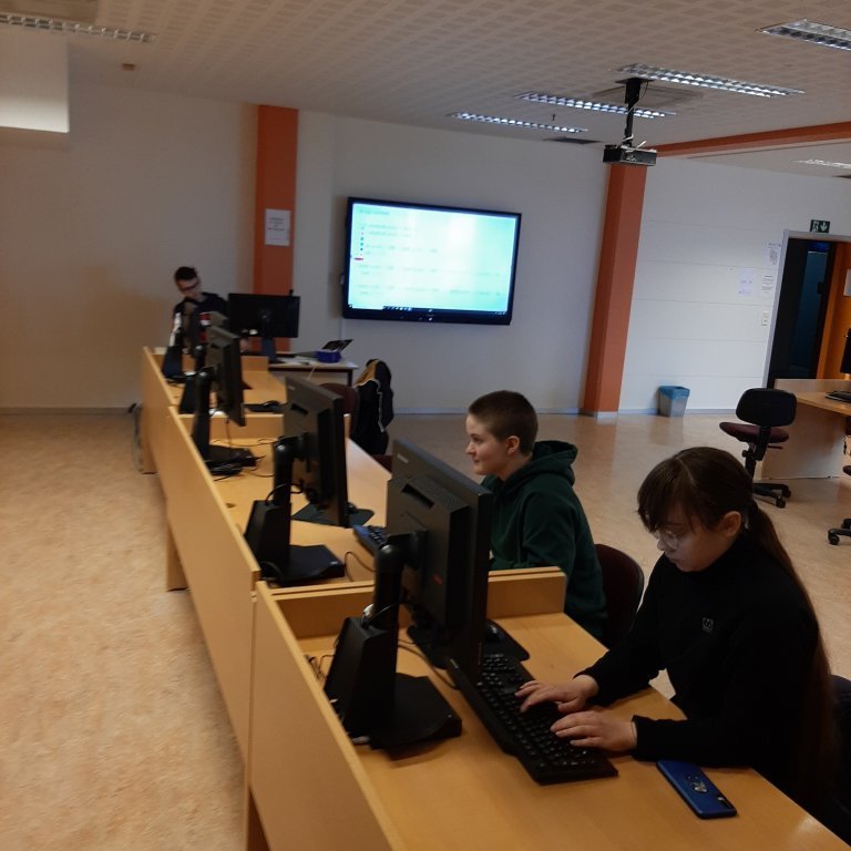 Opnir dagar 2021: Python forritun