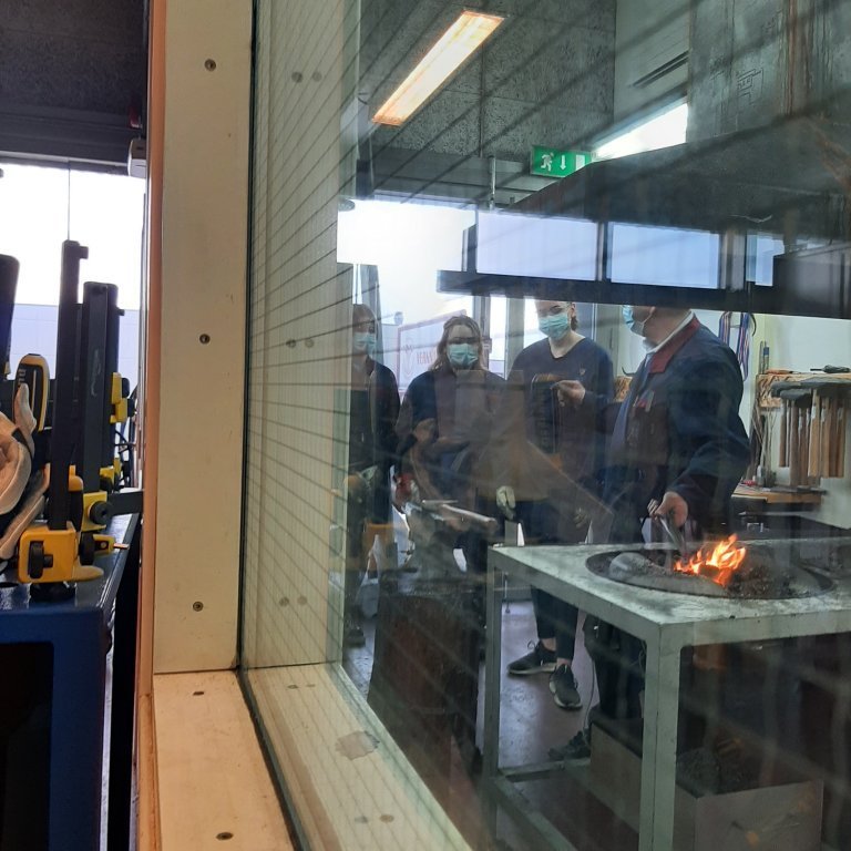 Opnir dagar 2021: Skartgripasmiðja - eldsmiðja