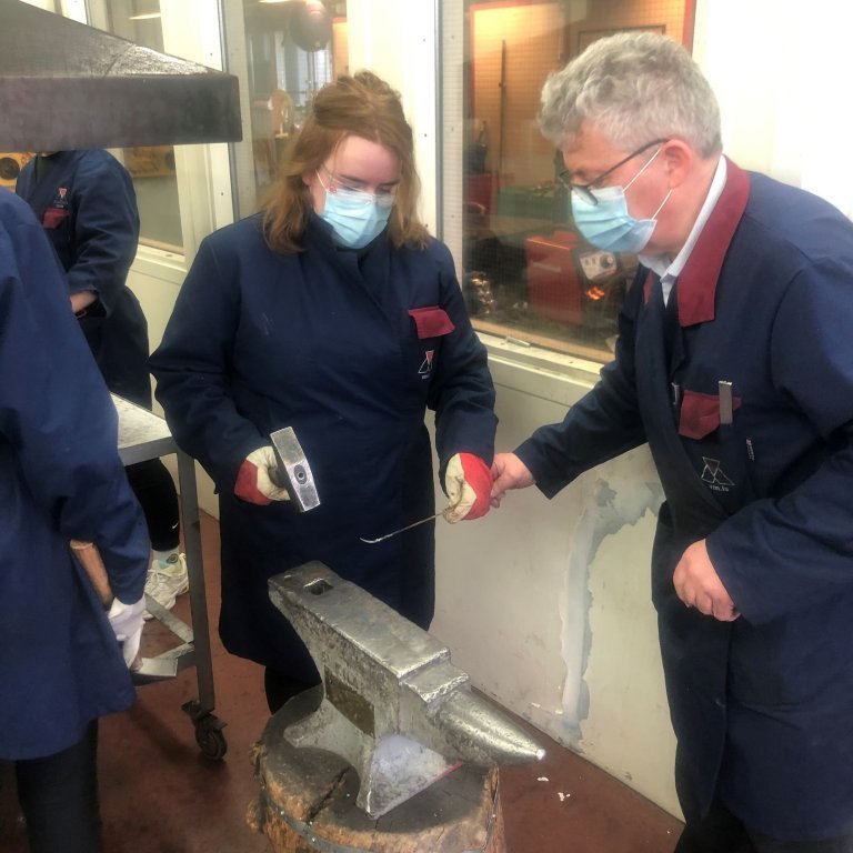 Opnir dagar 2021: Skartgripasmiðja - eldsmiðja