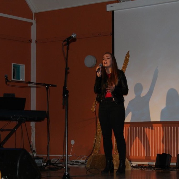 Söngkeppni NFNV 2021: Ása Svanhildur söng meðan dómnefnd réð ráðum sínum