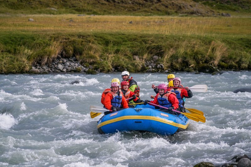 Útivistarhópur í rafting