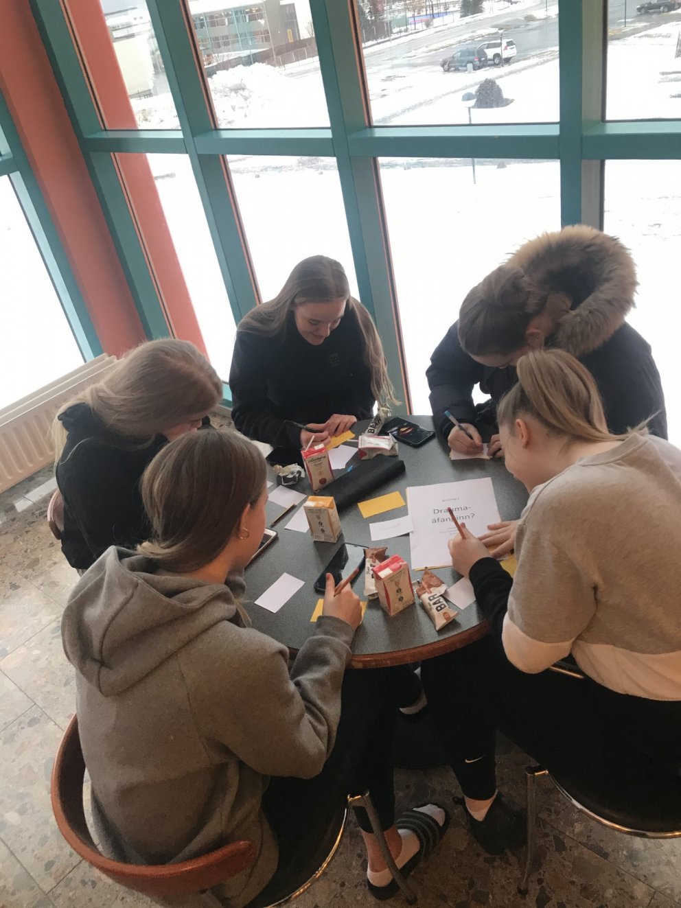 Mynd frá skólafundi