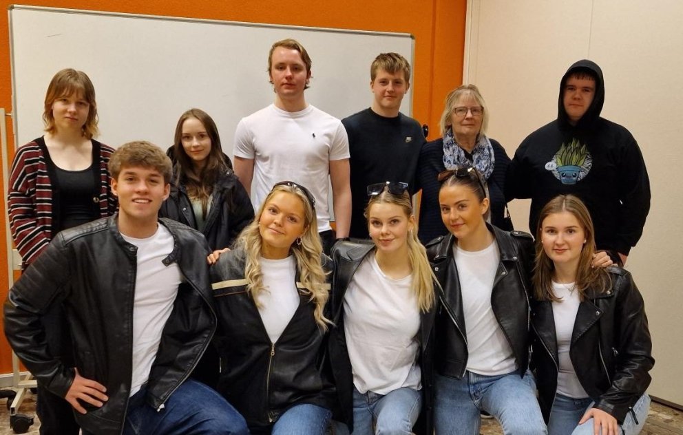 Nemendur og kennari í ÍSLE3BS05