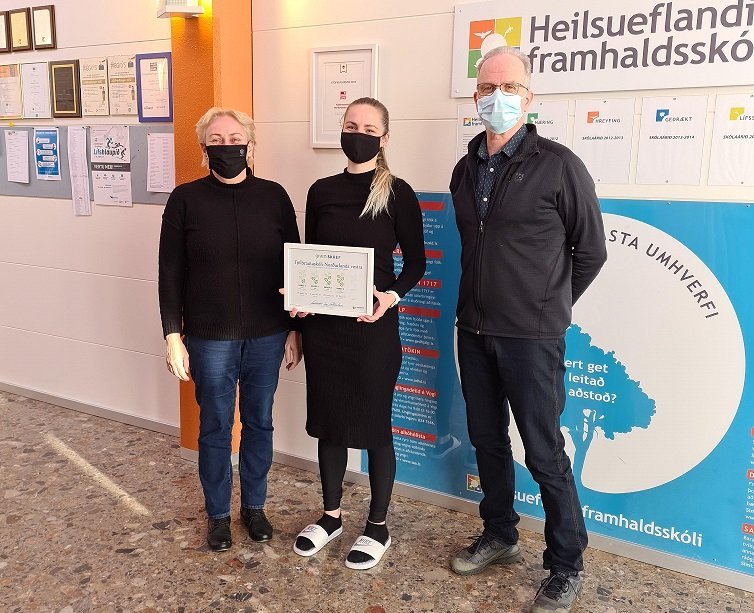 Ingileif, Sunna og Þorkell með staðfestingu á fjórða Græna skrefinu