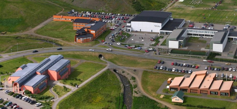 Mynd af skólasvæðinu