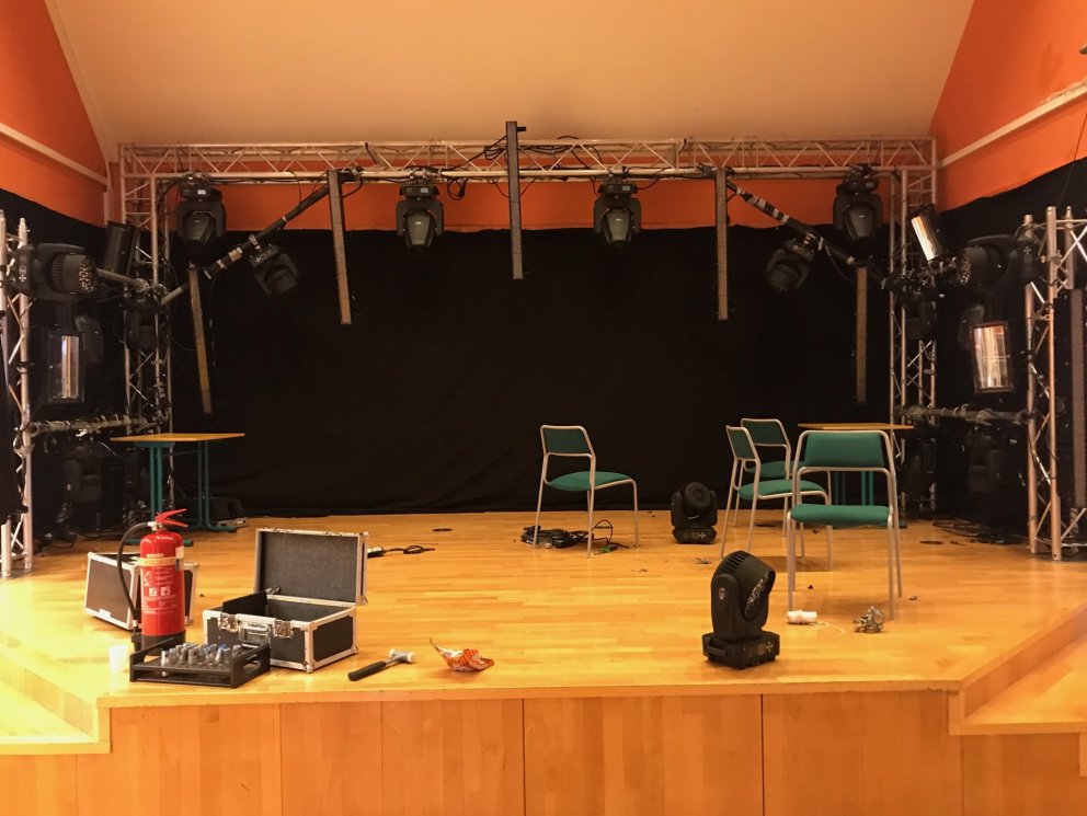 Allt að verða klárt fyrir söngkeppni