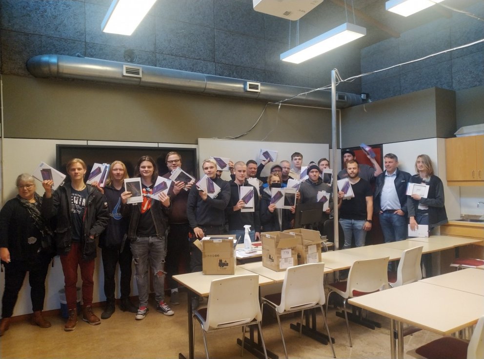 Fyrsta árs nemar í rafvirkjun fá spjaldtölvur