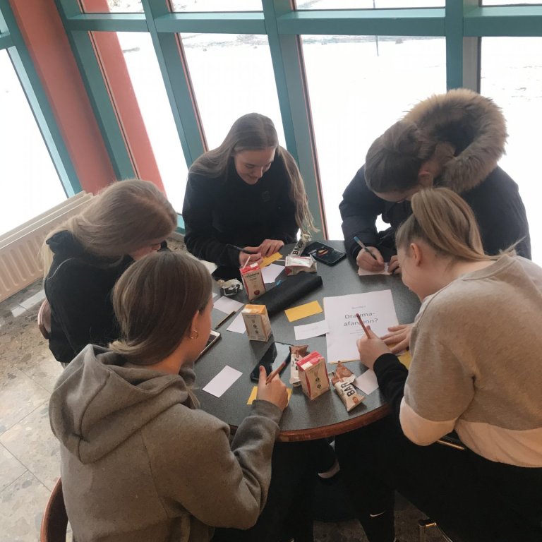 Mynd frá skólafundi