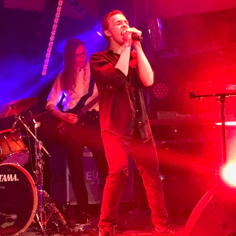 Ásbjörn Waage sigraði í Söngkeppni NFNV